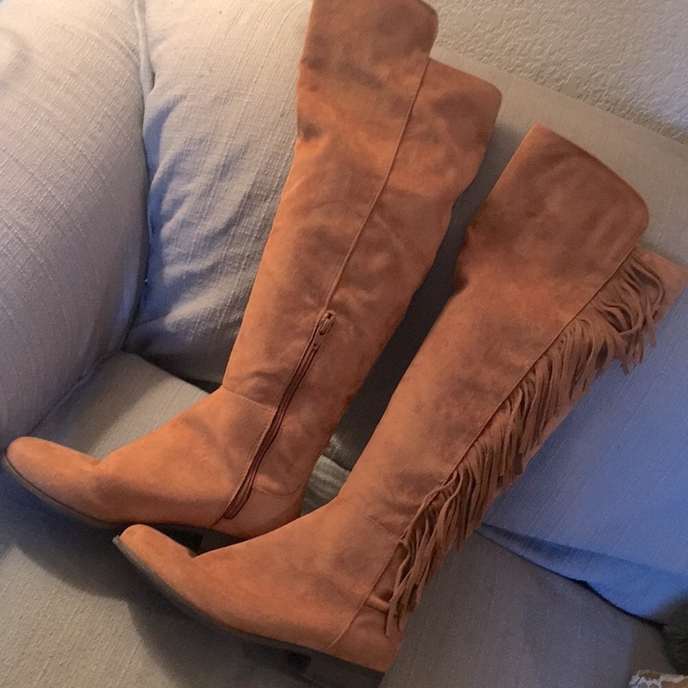Women's Tan Fringe Knee-High Boots - Picture 5 of 9